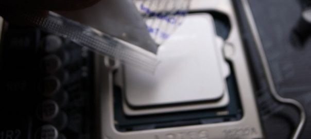 マザーボードにCPU